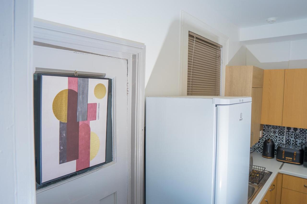 The Highfield Villa, 5 Bedrooms, Northampton Centre, Sleeps 10 Bagian luar foto