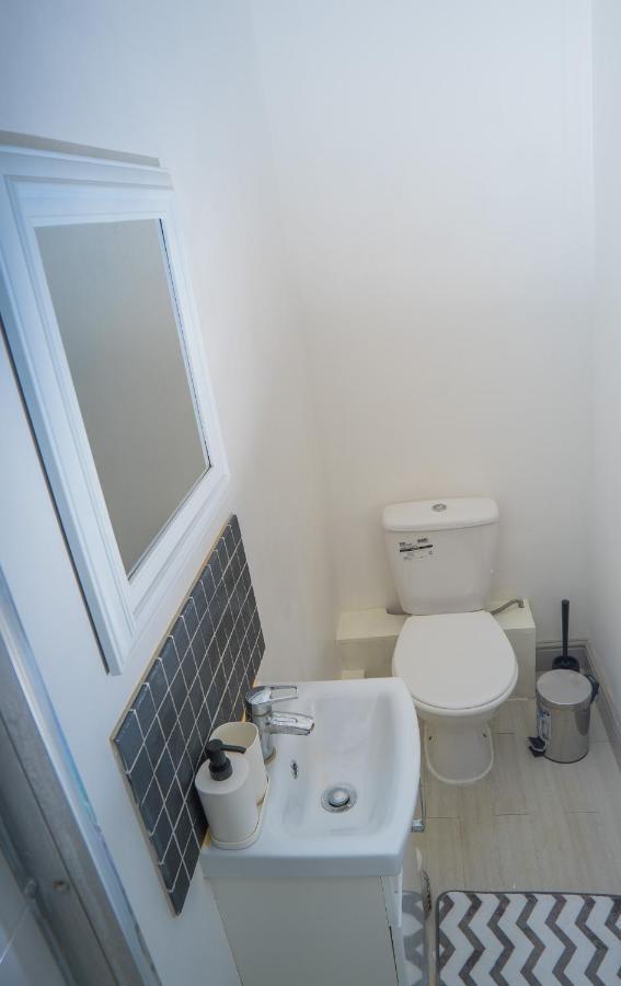 The Highfield Villa, 5 Bedrooms, Northampton Centre, Sleeps 10 Bagian luar foto